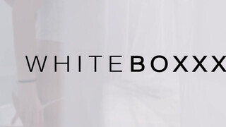 WhiteBoxxx - Eveline Dellai seggbe reszelve