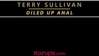 Terry Sullivan fenékbe kurelva