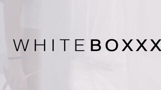 WHITEBOXXX - Nancy ráül a a krapekja szájára