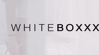 WHITEBOXXX - Liya Silver a vadító csöcsös nőci