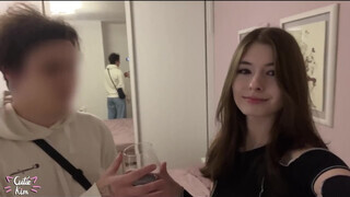 Cutie Kim a pasasa haverjával kamatyol
