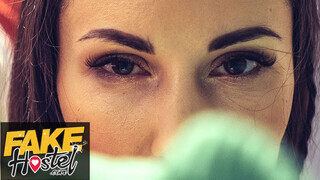 Fake Hostel HD - Lilu Moon a vonzó orosz maca