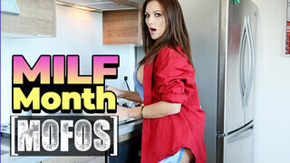 MOFOS - Mandy Flores popsija megrakva