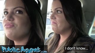 Diák csajszika igazán bizonytalan ebben a beleélvezésben és kinti szexben