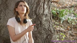 Alexa Grace tinédzser lyuka forrón dörzsölődik leszbi szerelmében