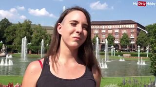 Német turista csajszika kültéri anális kufircolása