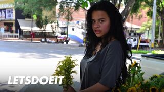 Aranyos néger milf selena gomez mélyen dugva kolumbiai nunában