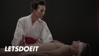 A cseh dögös Vanessa Decker megőrjíti Max Diort forró lovaglással