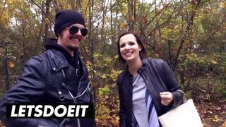 Gigantikus cicis néger hajú német bige felvétel a gigászi kombiban vad baszásra