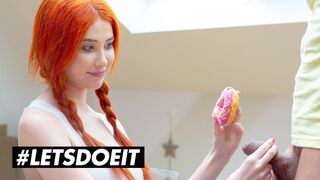 Gisha Forza gigászi keblű vörös bombe egy fánkot érő könyörtelen dugásért